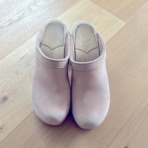 No.6 clog, blush nubuck, size 38